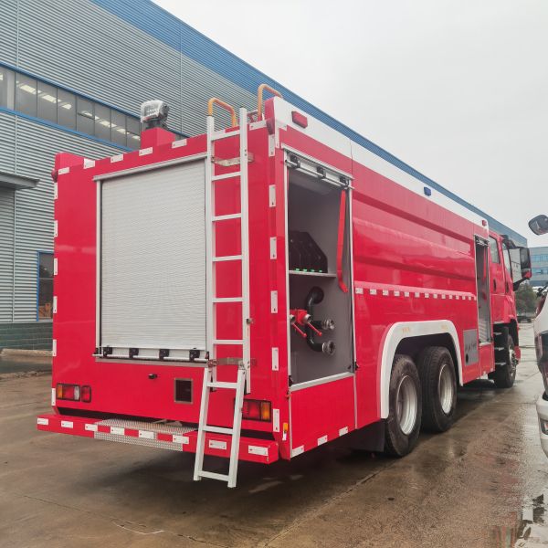 ISUZU Giga Fire Truck Engine firetruck Tender Foam Fire Fighting Rescue Vehicles