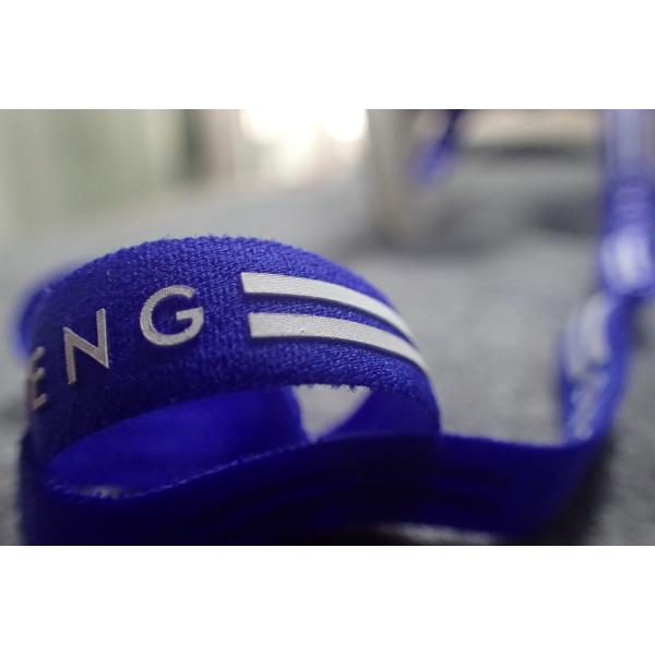 Desmonta el cordón elástico