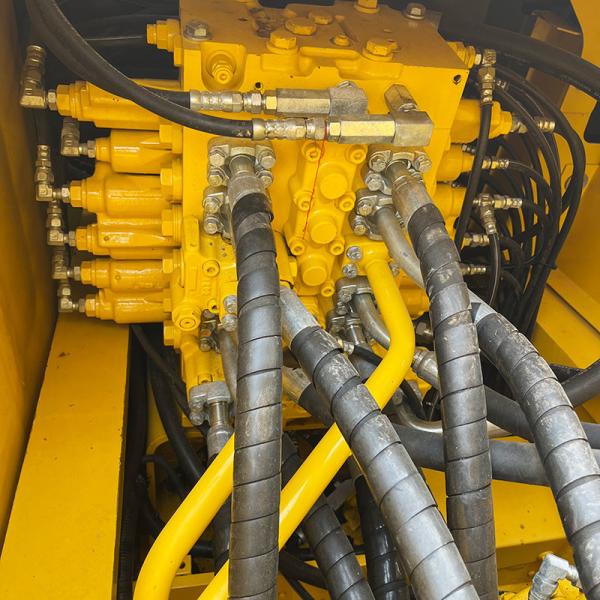 used Komatsu PC220-8 hydraulic Excavator 110kw Rated Power 1m³ Bucket Capacity Spot Good