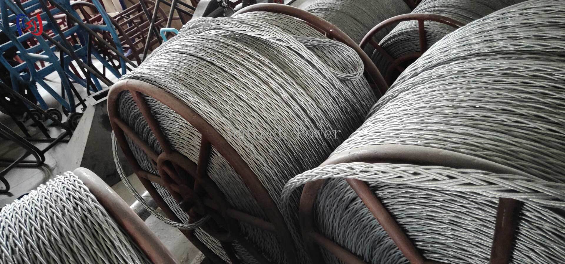 12 Strand Anti Twist Wire Rope 9-42mm 54-817KN Breaking Force Stable Lifting