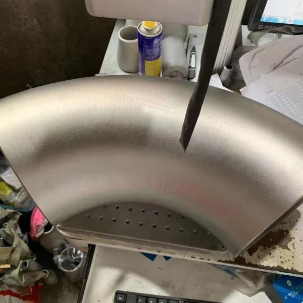 Gb стали углерода степени 45 большого диаметра 90 отжатой безшовной штемпелюя сваренный локоть радиуса стального локтя утюга длинный