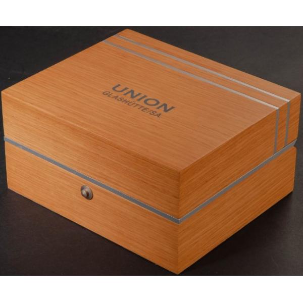 Classic Jewelry Wooden Box With White Leather Pillow , Wooden Watch Box