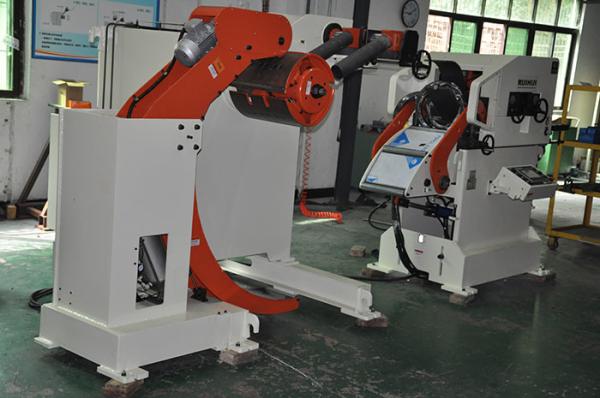Máquina de carimbo automática de Decoiler da chapa metálica do quadro material para endireitar o fio