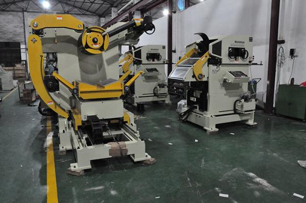 3 Phase 220V Hard Alloy Stamping High Speed Feeder Equipment 1 Year Warranty