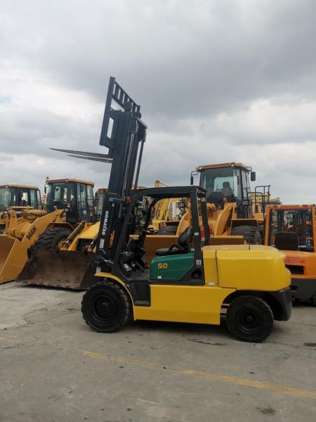                 Used Orignal Japan Manufactured Komatsu Fd50 Forklift Truck in Good Condition with Reasonable Price. Secondhand Forklift Truck Fd25, Fd30 on Promotion.             