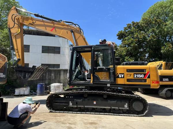 優れた状態の、中古Sany SY215C油圧クローラーショベル