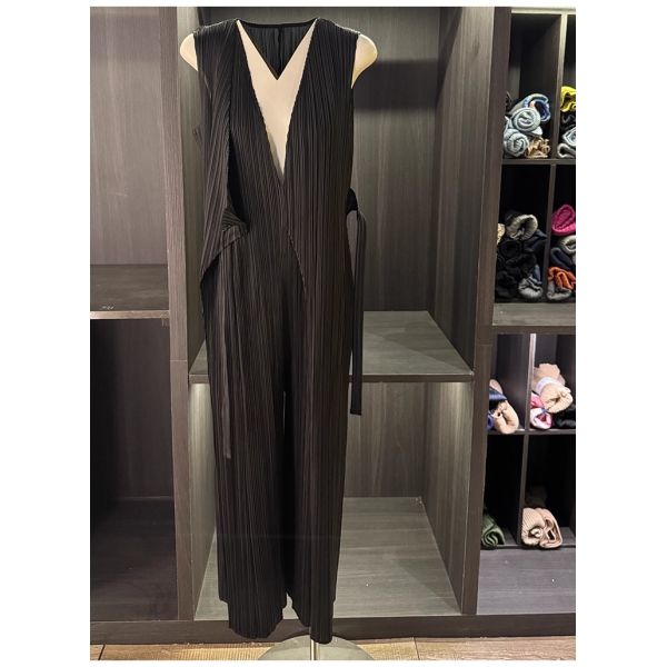 Elegant High-End Summer Jumpsuit with Wide-leg Pants New Simple Casual Top & Flat Front Style Solid Color