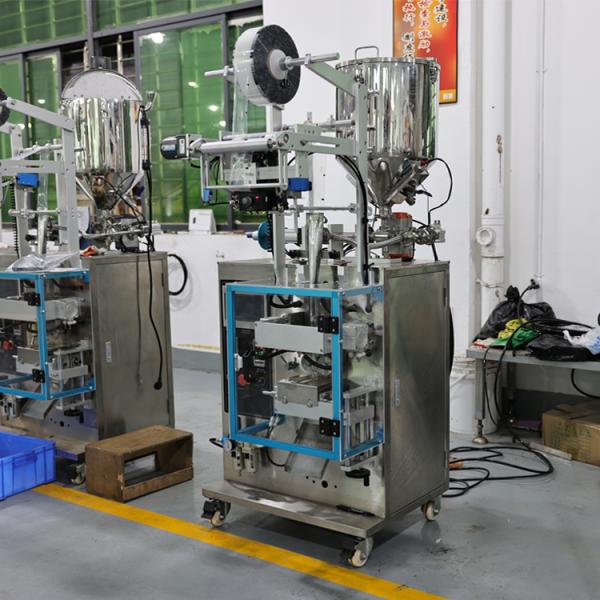 Automatic 200KG SUS304 Stainless Steel Liquid Filling Sealing Machine