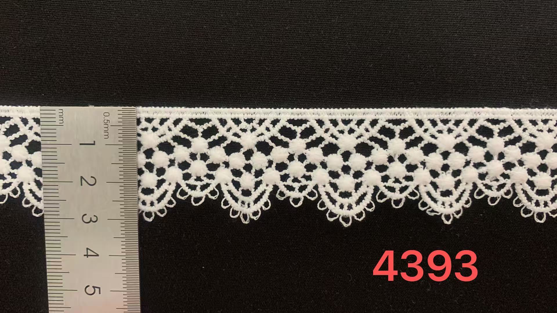 3cm Width Milk Yarn Lace Trim with Scalloped Border and Open-weave Design for Garment Decoration