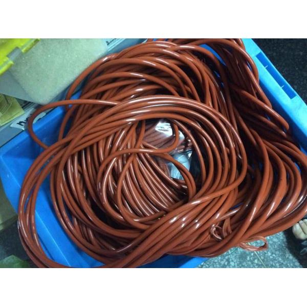 Темный - красная шайба колцеобразного уплотнения, устойчивость к старению шайб силиконовой резины хорошая