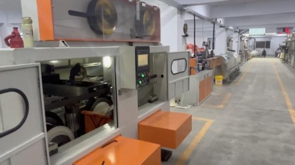 Máquina de extrusión de alambre de materiales PVC TPE con bobinado de doble cabezal