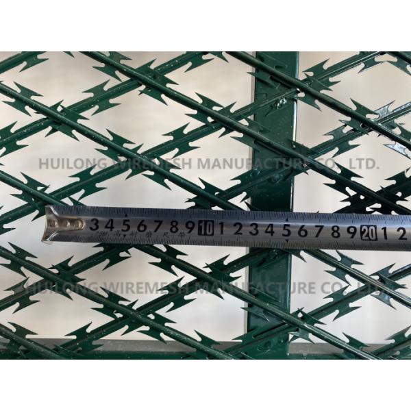 Green Pvc Coated Bto-22 Razor Barbed Wire As Fence Panel
