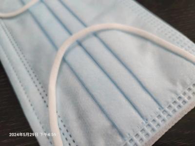 Máscara cirúrgica descartável azul branco 3 Ply Adultos > 95% Filtrada com amostras disponíveis