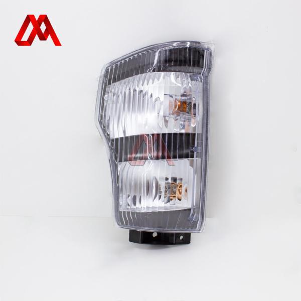 左側の暗くしたクリアランスランプ ISUZU ELF IZUMI オートパーツ 8-97855-008-0