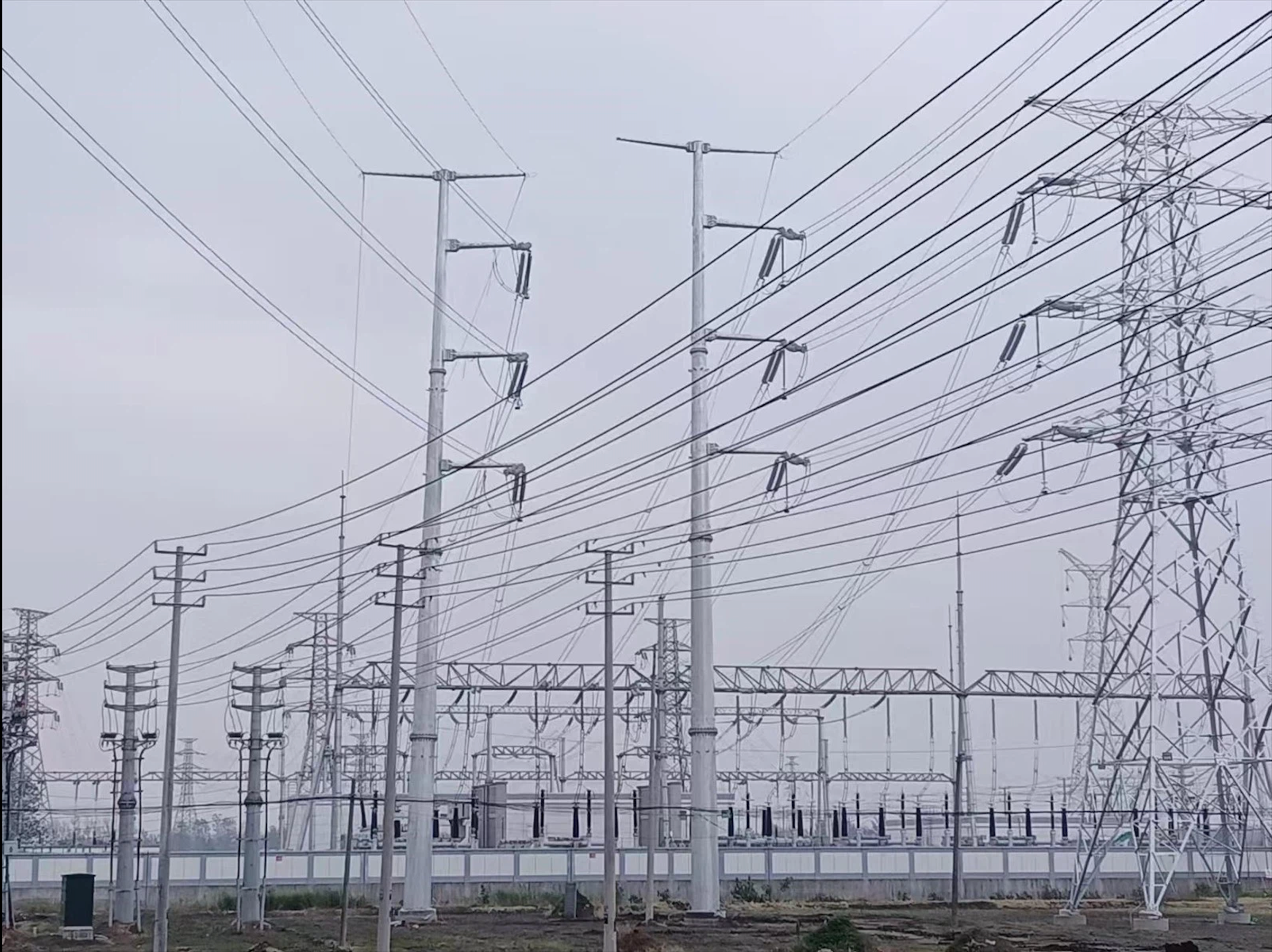 Anti Corrosion Monopole Transmission Tower Single Circuit Power Line Tower For Cold Area