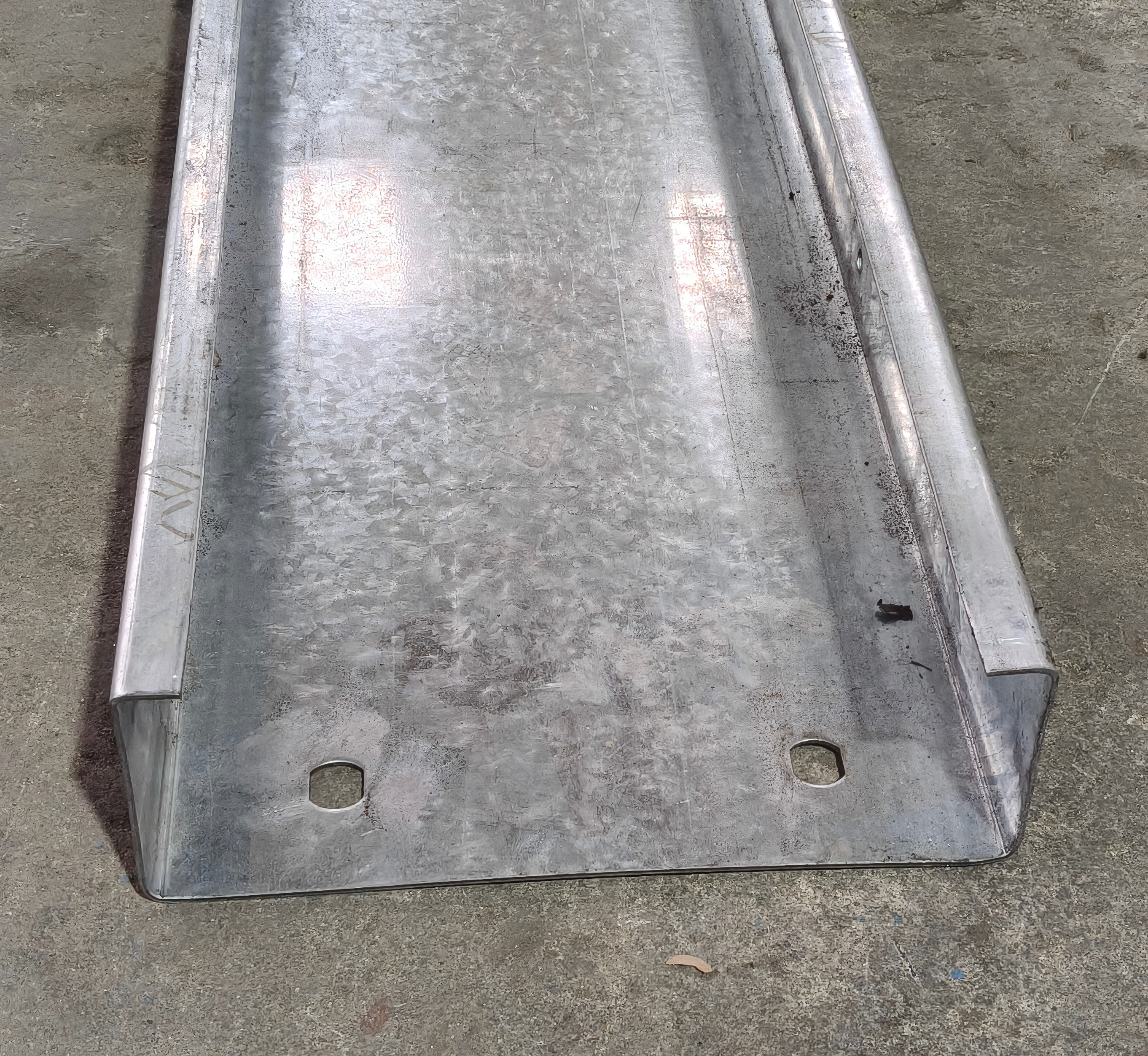 2.0-3.5mm Galvanized Steel 100-500mm Width Adjustable CZ Purlin Roll Forming Machine With Auto Stacker For  Building Structure