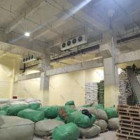 Almacén Almacén frío Sala de trabajo en el enfriador para equipos de refrigeración cámara congeladora