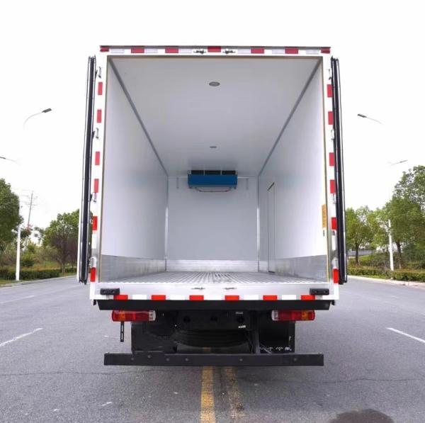 New 6-8 Ton Refrigerated Box Truck for Sale