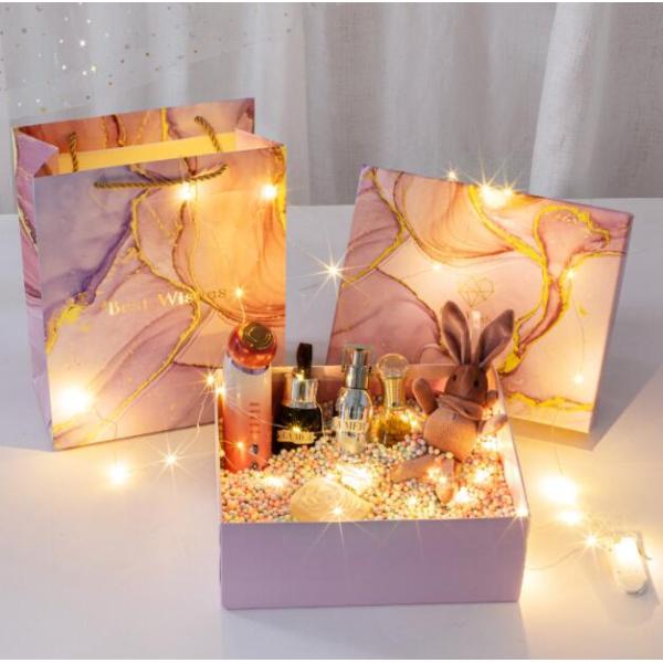 Pink Cardboard Gift Packaging Boxes UV Varnish Art Paper Gift Box With Gold Powder