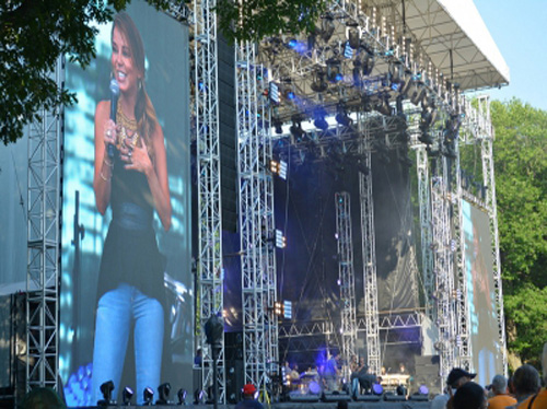 Advertising Curved Outdoor Led Display Board , High Definition Led Public Display 6000 Nits