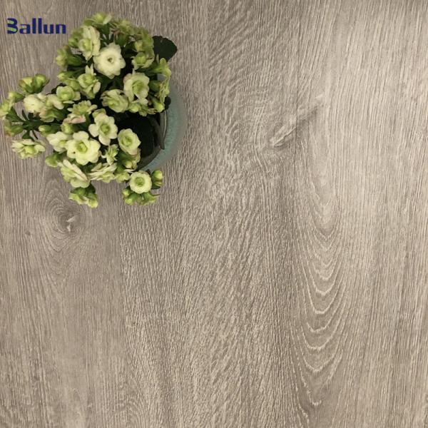Increíble PVC de madera de roble piso laminado SPC piso con 0,3 mm de la capa de desgaste es el mejor
