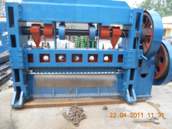 Customized Big Complete Line Expanded Metal Mesh Machine For 2.5mm Thickness