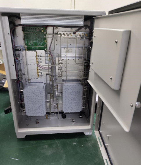 Banda digital seletiva Amplificador de sinal celular de 10 Watt Repetidor de 40 dBm