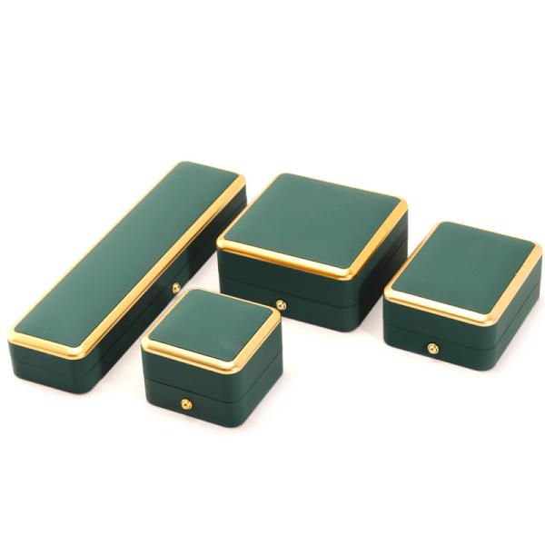Boîte à bijoux LED verte carrée pour l'emballage de luxe de colliers et d'anneaux personnalisable