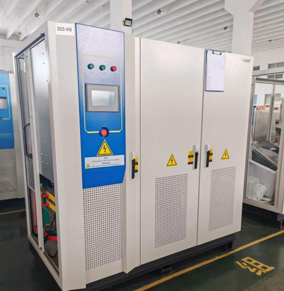 入力電圧50-500V、出力電圧110-220-380-415-440Vの高性能系統連系インバーター
