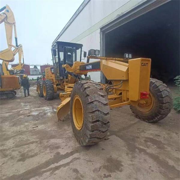 CAT 140H Motor Grader in Excellent Condition for Your Construction Projects