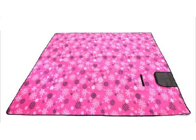Family Outdoor Picnic Accessories Padded Fleece Picnic Blanket With Waterproof Backing