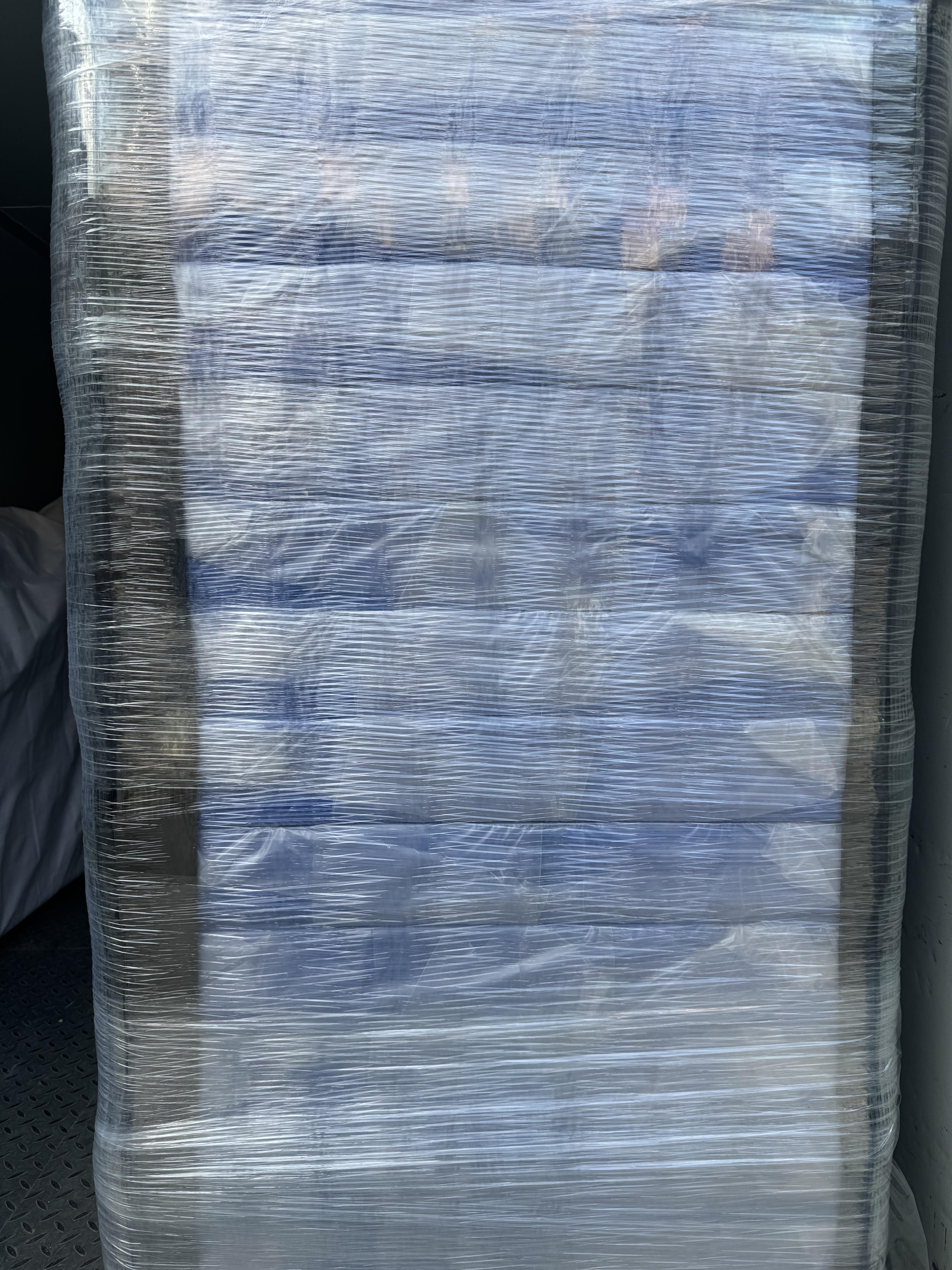 PP corrugated layer pads for bottle packaging, providing clean, hygienic and durable separation. Custom sizes, colors and thicknesses available to protect bottles and reduce transportation costs.