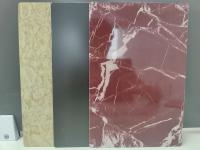 Folhas ACP PVDF decorativas espessura 3,0 mm superfície de grãos de madeira 0,18 mm camada de alumínio para divisórias de lojas de varejo