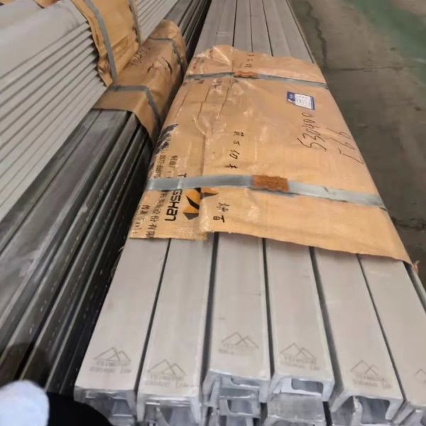 Hot Rolled 304 Stainless Steel Angle Bar and Channel Bar 30*30-100*100mm for Transmission Tower