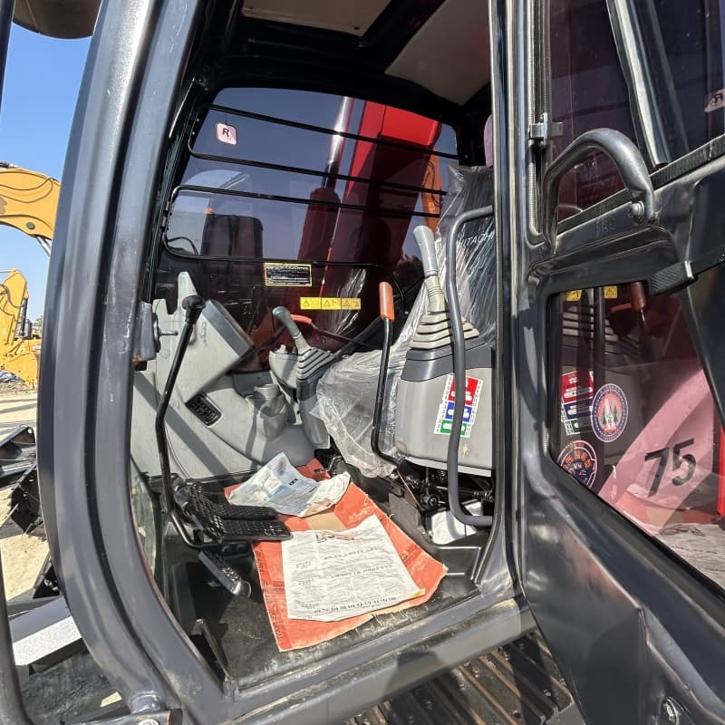 Good Condition Hot Sale Secondhand Hitachi ZX75 Small Hydraulic Excavator 7.5Ton Digger Cheap Price Used Excavator for Farm Sale