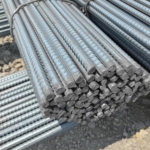 O carbono deformou as barras de aço laminou HRB335 a barra de aço reforçada de Ros da categoria 60