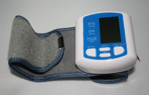 Wrist Digital Blood Pressure Apparatus , Ambulatory bp Monitoring