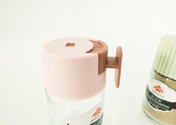 Customizable Plastic Spice Jar Lid Refillable For Kitchen / Picnic Use