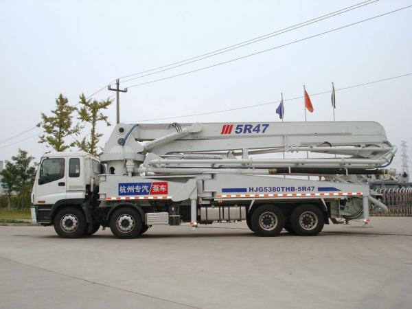 Rz-Shaped 47m Concrete Boom Pump Truck Safety Isuzu 8x4 700L