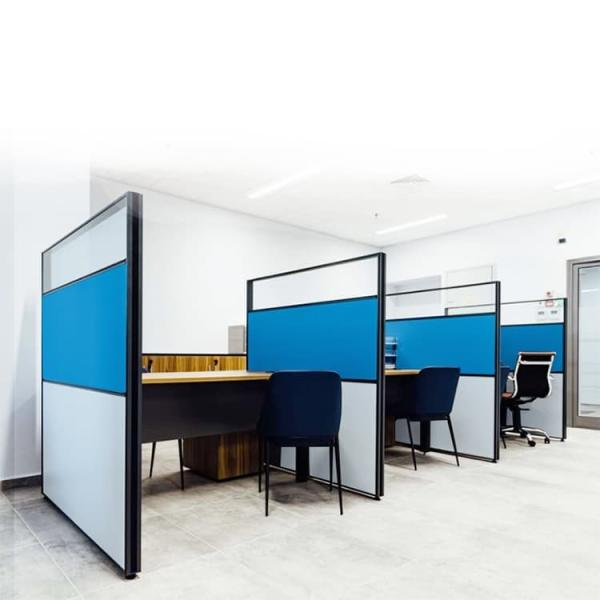 Голубые одиночные столы 30мм рабочего места офиса кабинки с разделенными досками