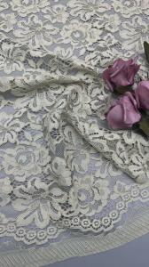 Vêtement de haute qualité Floral Matériau doré Tissu de dentelle cordée Pour les