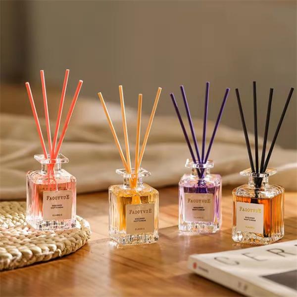 Elegant Aroma Reed Diffuser Set Perfume For Bedroom Fragrance Home Use Compact Air Freshener