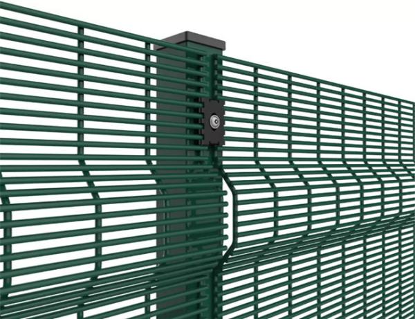 Painéis soldados 1.8m da cerca de fio do campo de esportes