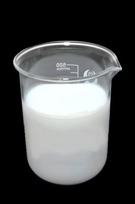 Emulsion acrylique de styrène à séchage rapide résistante aux intempéries et aux fissures
