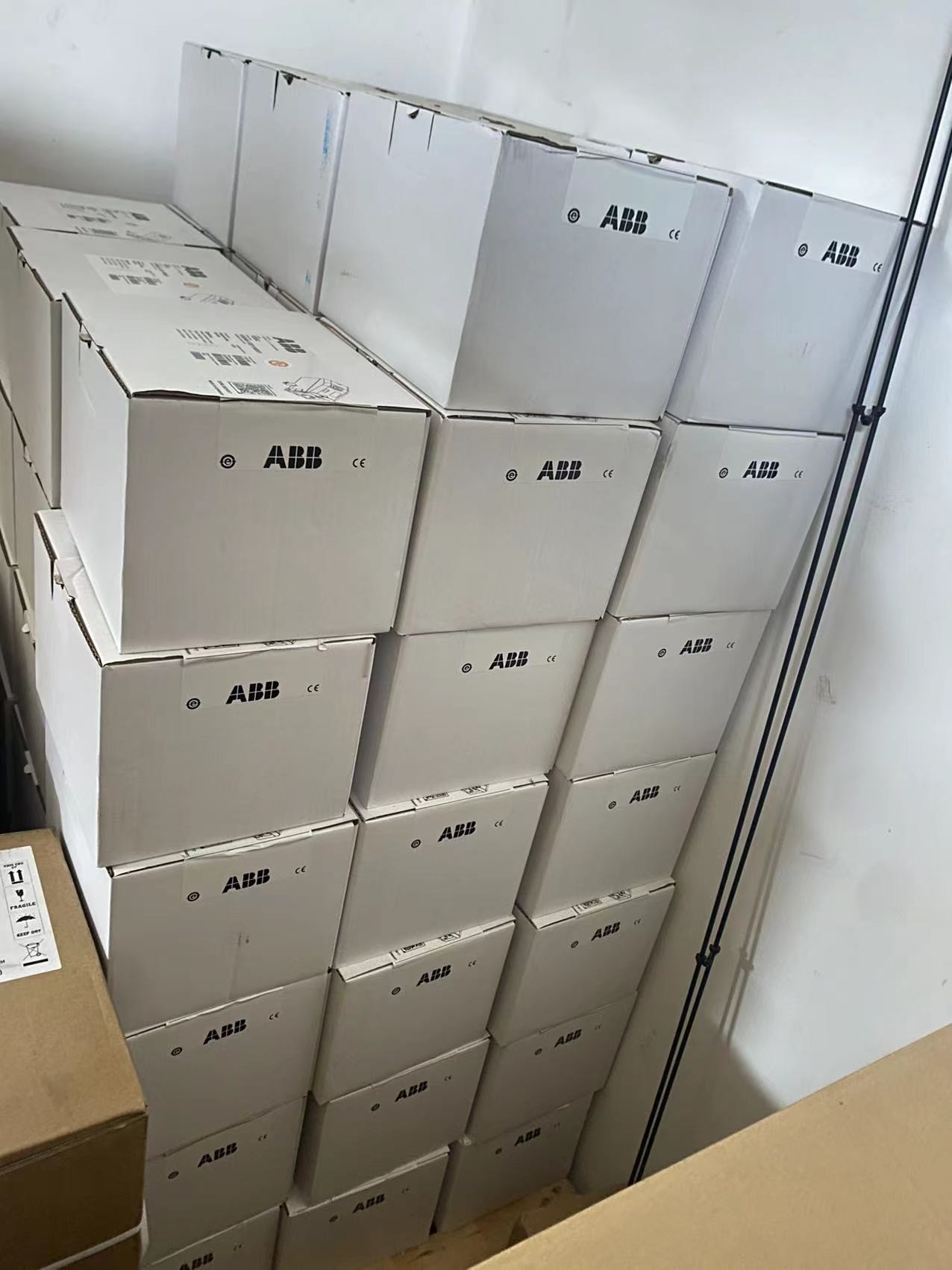 ABB TZID Электропневматический позиционирующий клапан V18345-1010221001
