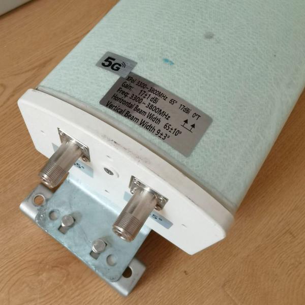 17dBi Gain Microwave Outdoor Directional Panel Antenna Operating Wavelength Microwave