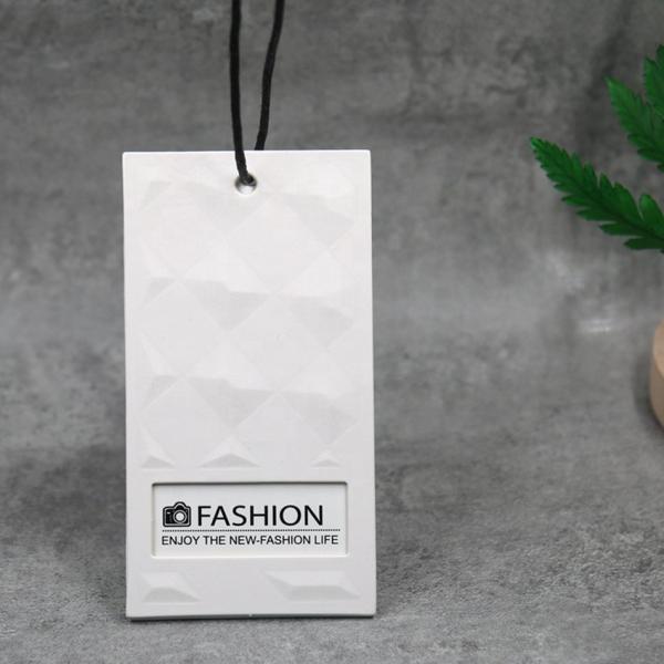 Изготовленные на заказ бирки вида бумаги Крафт/логотип КМИК имени бирки вида баг