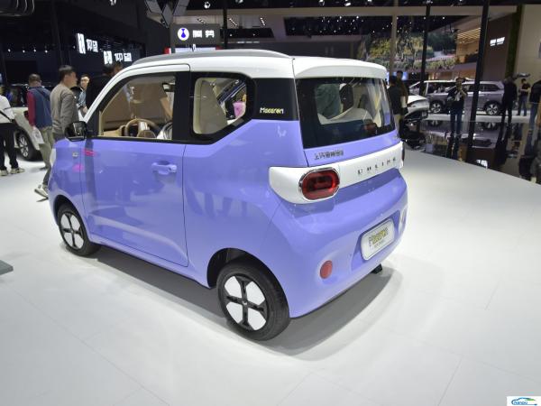 Energy Vehicle 2024 Wuling Hongguang MINI Macaroon 170km Ride-On EV Passenger Car
