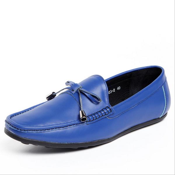 Sapatas lisas do laço dos mocassins de couro ocasionais do couro envernizado dos preguiçosos dos homens para comprar