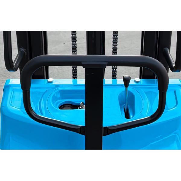 Efficient Battery Operated Hydraulic Stacker , Hydraulic Pallet Stacker 2 Ton